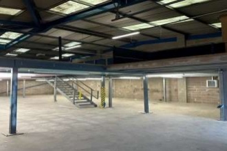 Oasis Irlam1